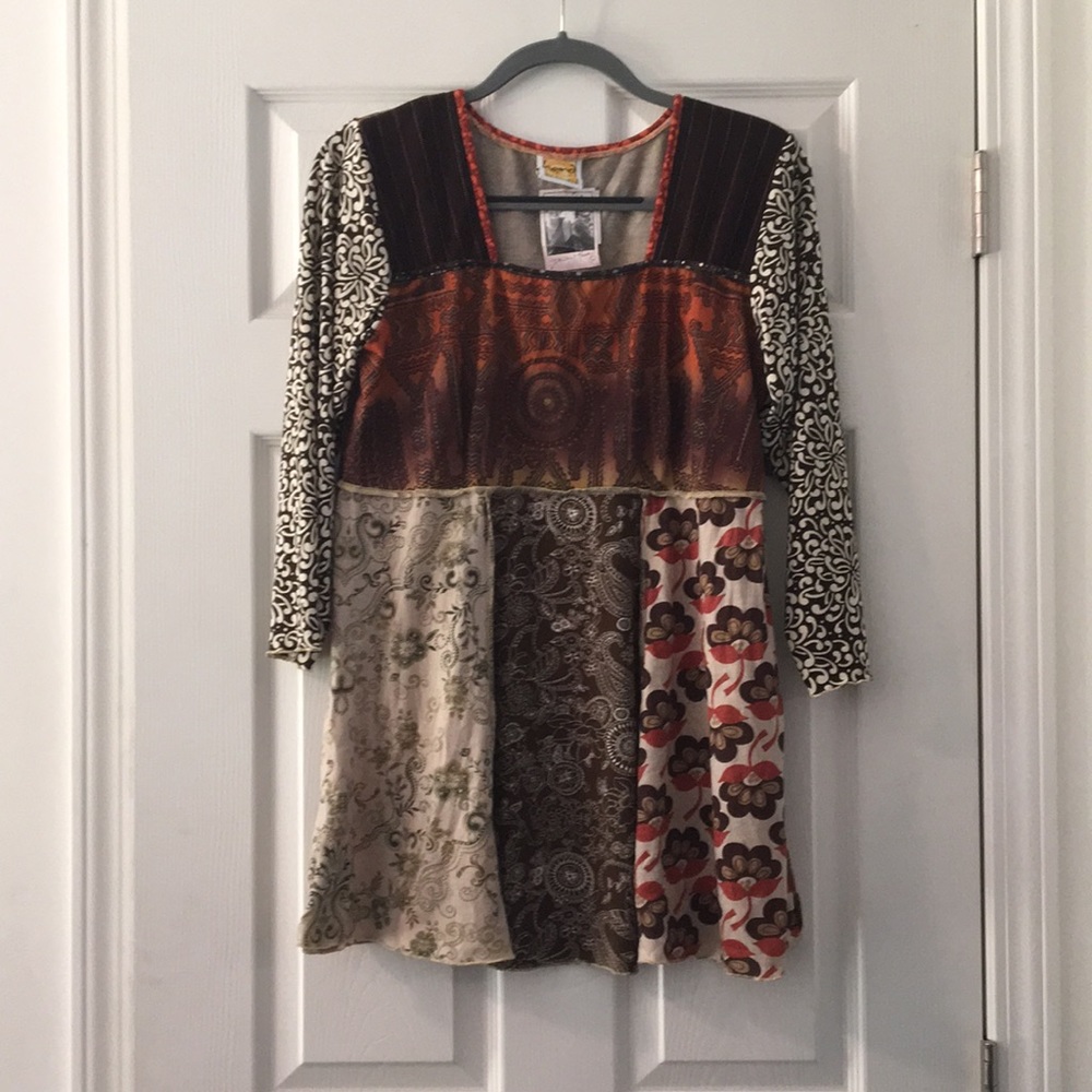 Hand Jive Tunic Top